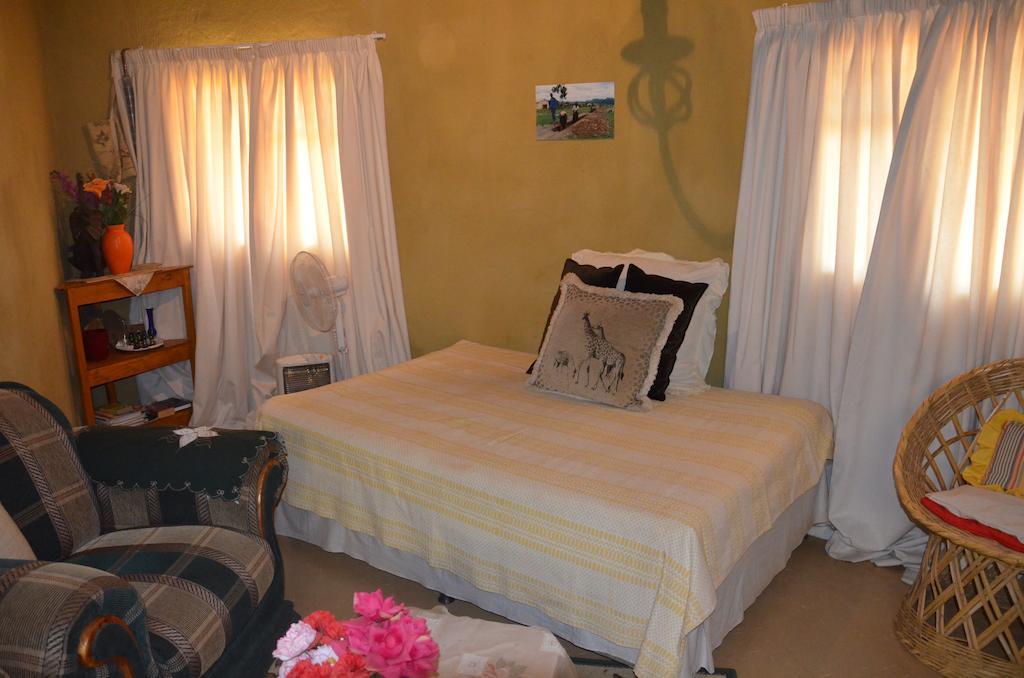 Bama Lodge Rietfontein Phòng bức ảnh
